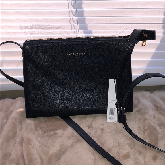 Marc Jacobs Handbags - Marc Jacobs crossbody